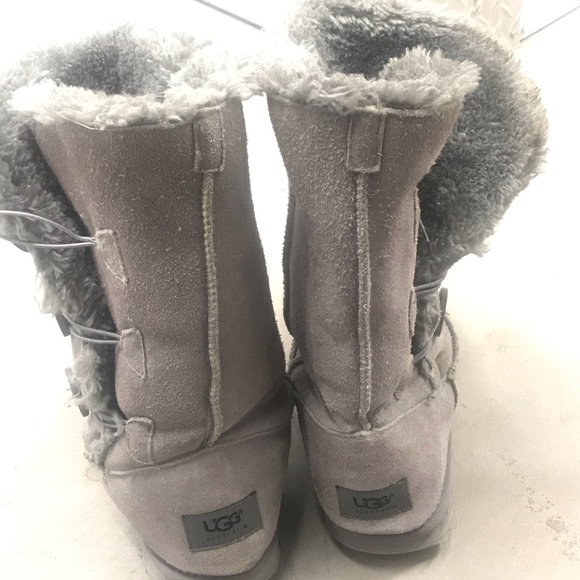 UGGS BOOT - Picture 3 of 6